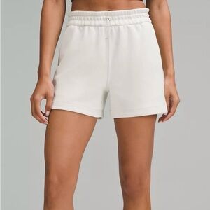 Lululemon Softstreme High-Rise Short 4" size 4 in Bone White🤍